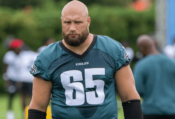 Eagles’ Superstar Lane Johnson Honors Childhood Friend’s Family With $10,000 Monthly Promise — A Childhood Bond That Never Faded