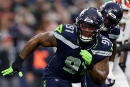 VIRAL MOMENT: Seahawks Star Byron Murphy II Turns Wedding Into Championship Party – Lombardi Trophy Becomes the Most Unexpected Guest of the Night